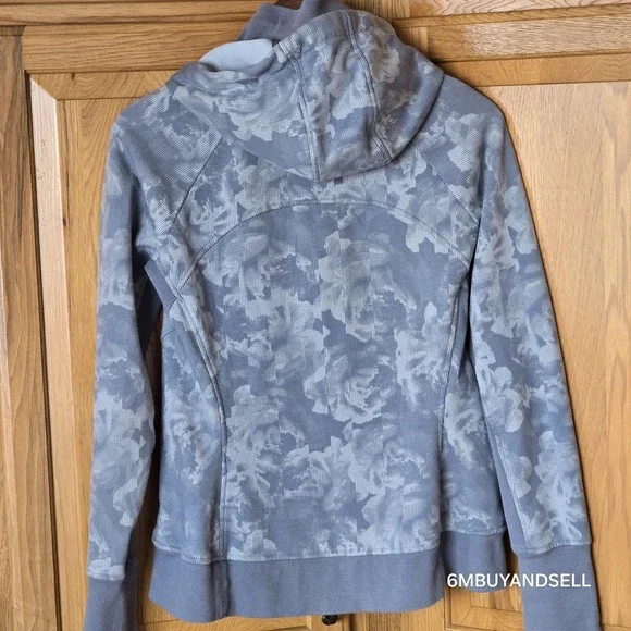 ATHLETA Triumph Printed Hoodie Women's Blue Camo Sweatshirt Full Zip Medium - Picture 4 of 8